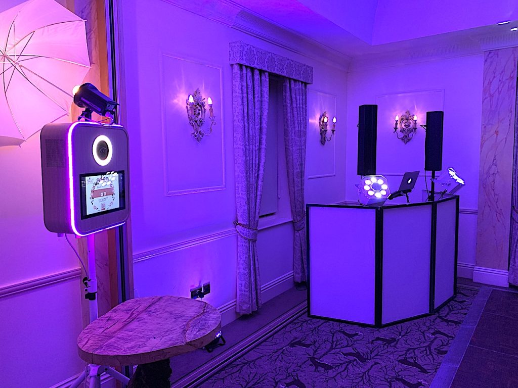 Hampshire-wedding-dj-photobooth