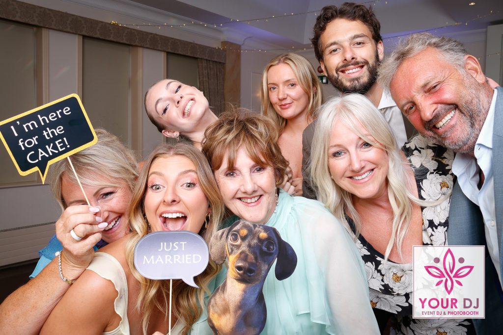 WEDDING PHOTOBOOTH CAREYS MANOR